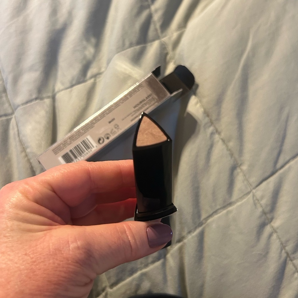 Hourglass Vanish Flash Highlighting Stick in Rose Gold Flash - Picture 2 of 7